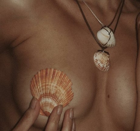 Liora Lapointe star xxx photo