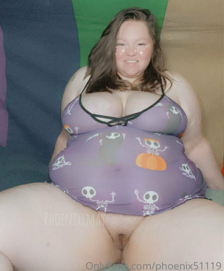 phoenix51119 nude actress pics