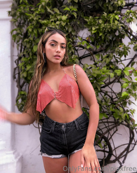 piaxfree star pornographic picture