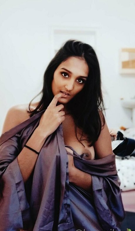 kyramila free model pic