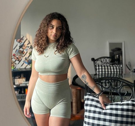 Victorias VIP free pornstar photo