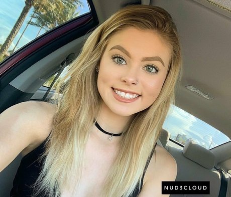 Chloe Mettenbrink adult actress img