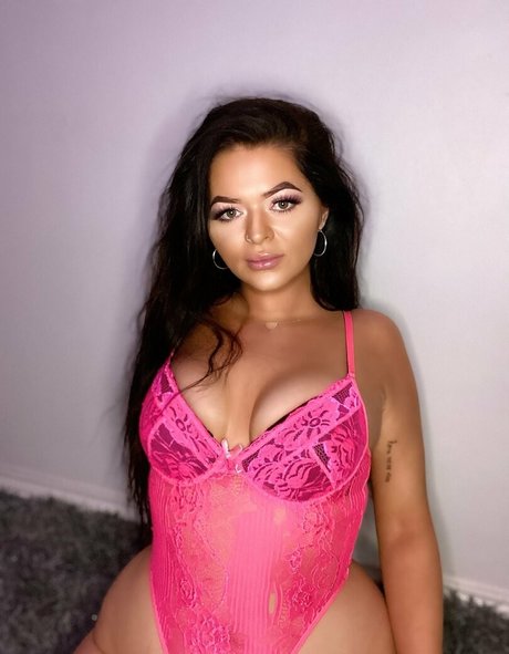 madsmxfree model high quality image