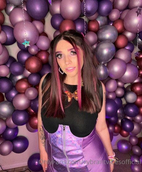 vybrantvibesofficial model perfect img