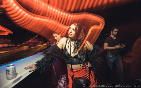 vybrantvibesofficial model sex pics