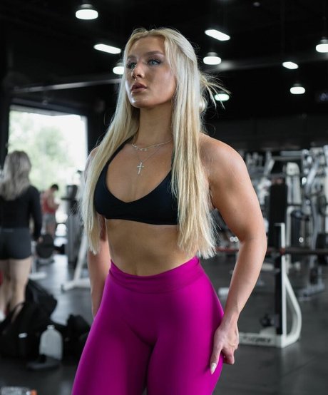 Sydney Sikes model erotic photo