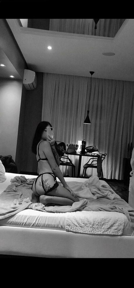 Petry000 model top photos