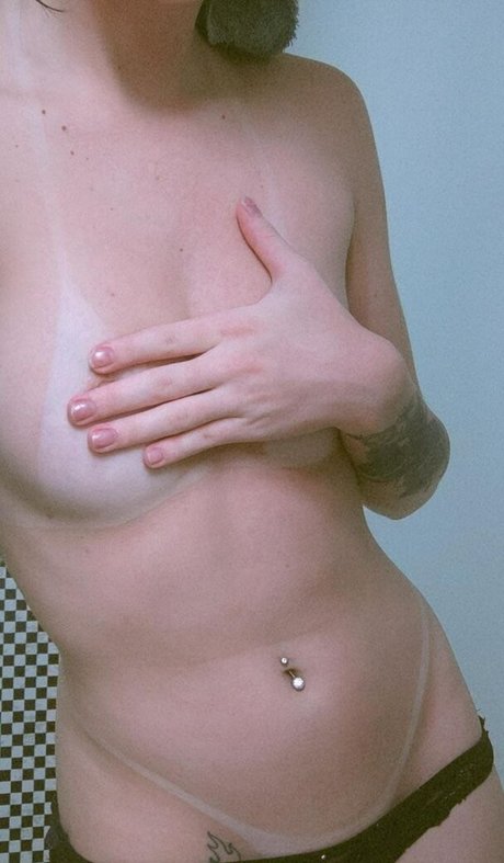 Petry000 xxx model gallery