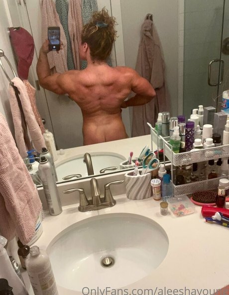 aleeshayoung pretty actress pic