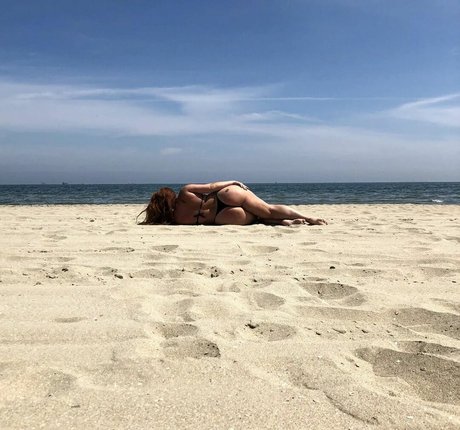 darialimonka hot actress pic