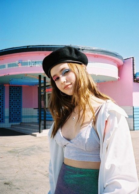 Clairo star perfect images