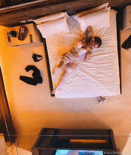 euyaz star sex photo