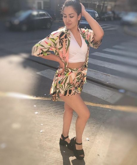 Rocio Lazarte art star galleries