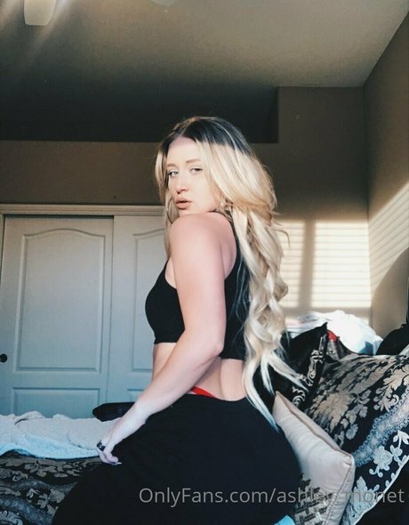 Ashley Monet beautiful actress pic