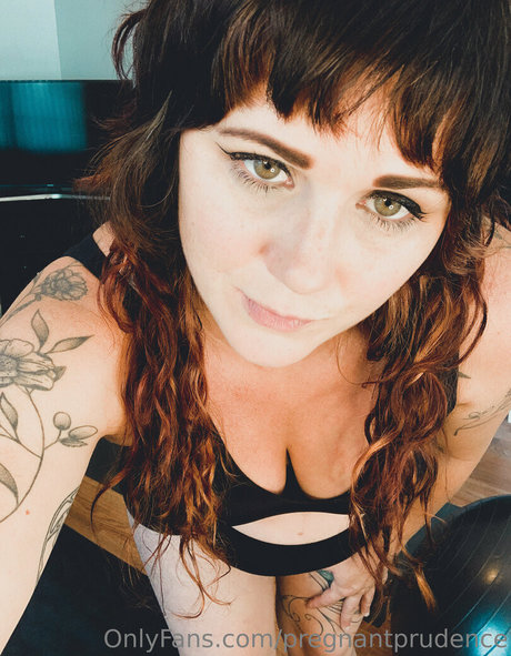 pregnantprudence model hd pics