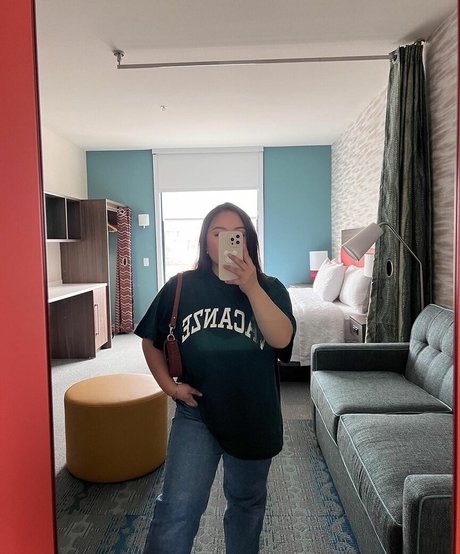 angie babe hot model photo