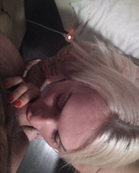 barbika000 model nude photo