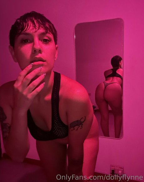 dollyflynne model top picture