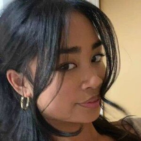 mar1uhh hot model picture