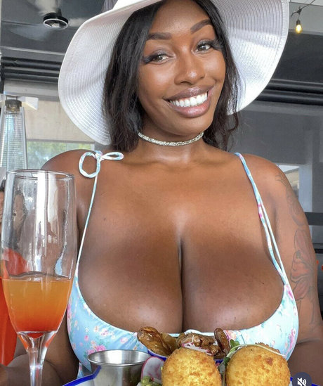 PrincessFrenxh adult actress photos