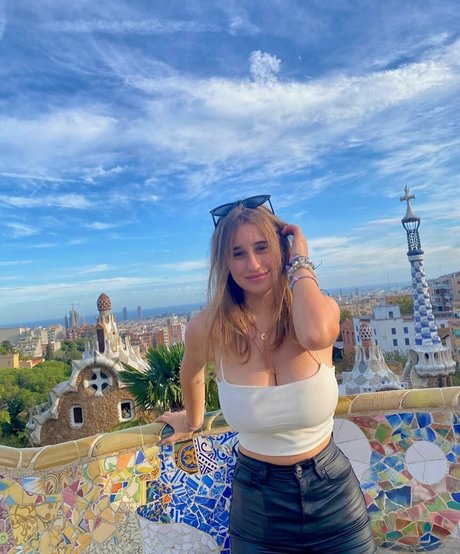 Julia Gomez naked star photo