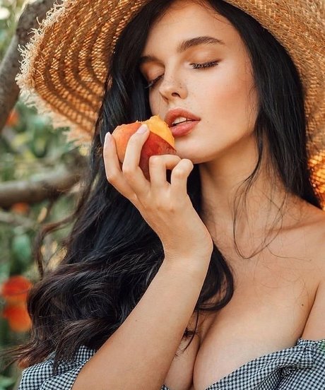 Alina Revolver Production model nude photos