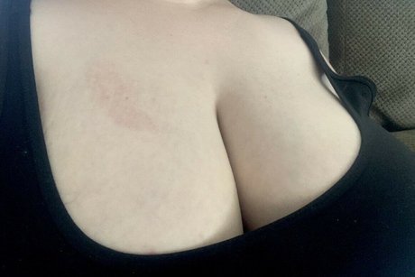 MissMessy model naked pictures