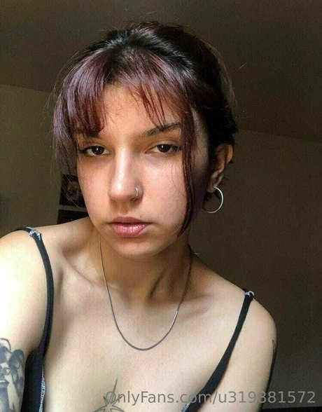 lola deinnn pornographic model img