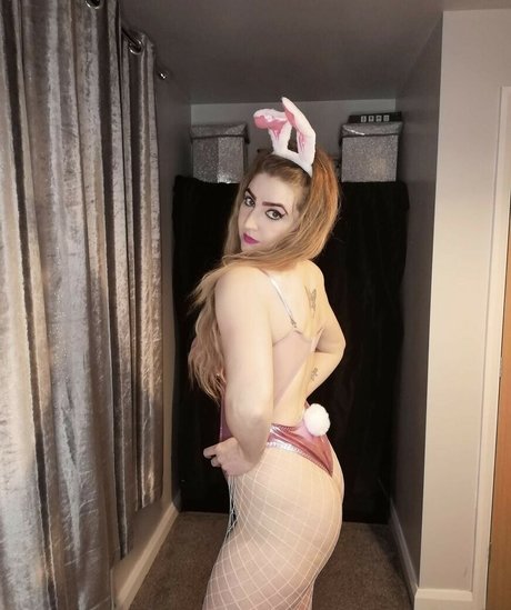 Crystal r1992 hot actress archive