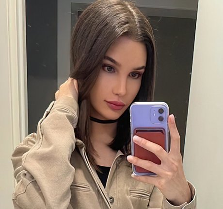 Sweet Lady Cola porn model pic