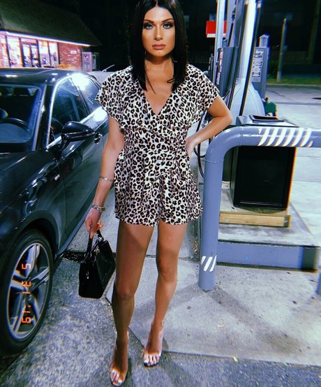 indian big tits onlyfans top image