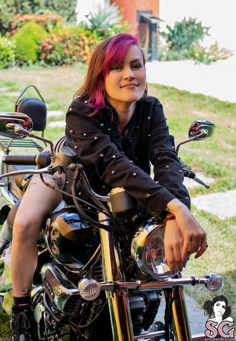 Ninha Suicide Profile pic