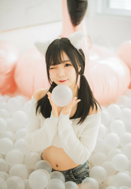 hattiecos nude actress picture