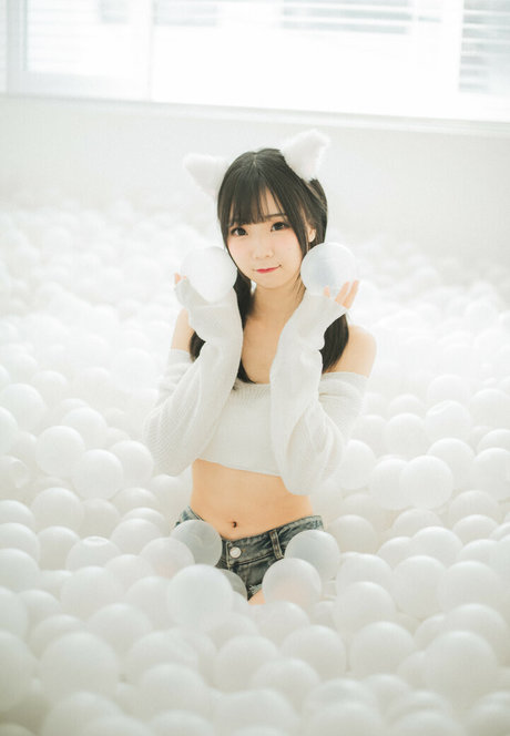 hattiecos sex model img