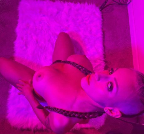 blonde girls onlyfans perfect photos