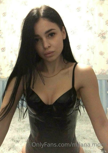 milana moor model art pics