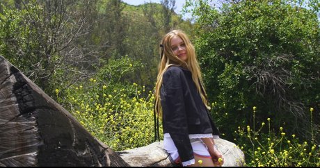 Angourie Rice model naked picture