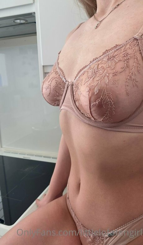 littlelofotengirl sex model image