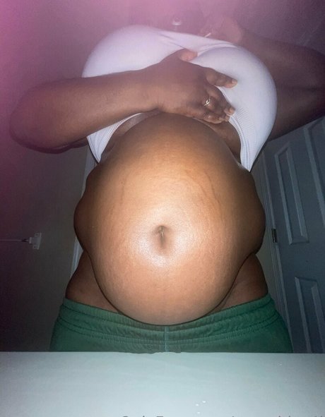 izzyeats pretty actress galleries