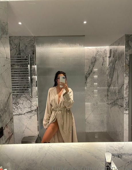 izemmaniaa star art archive