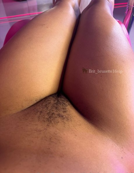 brit brunette16 model hd photo