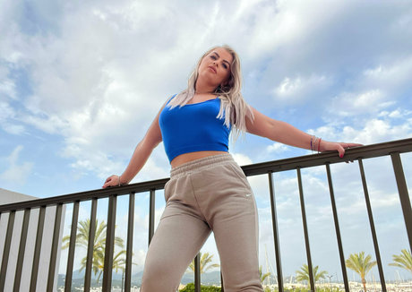 housewifekim sexy pornstar pic