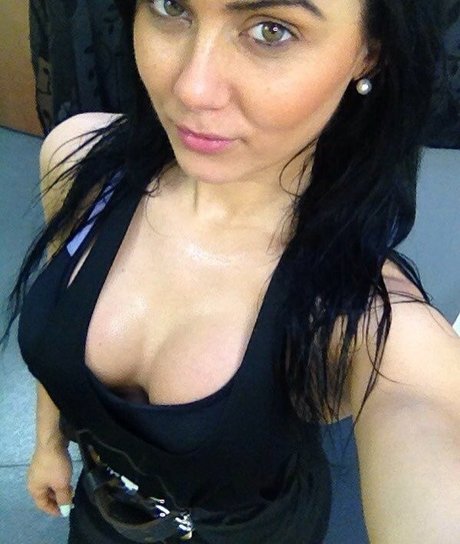 Suzy Hanah hd pornstar photos