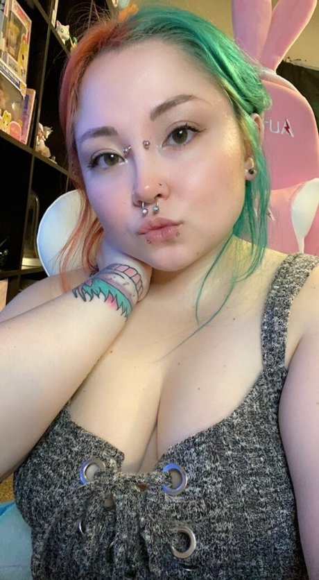 myherocatademiafree pretty model img