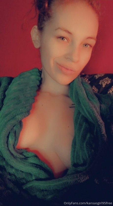 kansasgirl95free sex actress photos