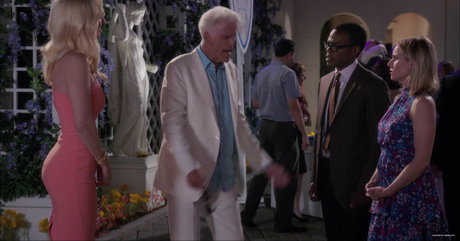 D Arcy Carden star pretty photos