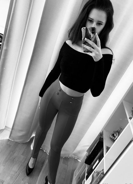 badlizzyy66 star nudes galleries