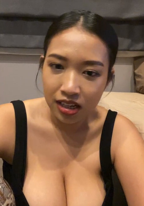 Aoy Chitchanok model adult gallery