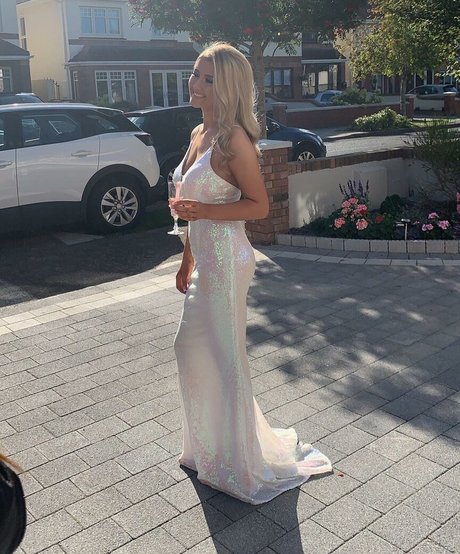 Laura Brophy adult model pictures