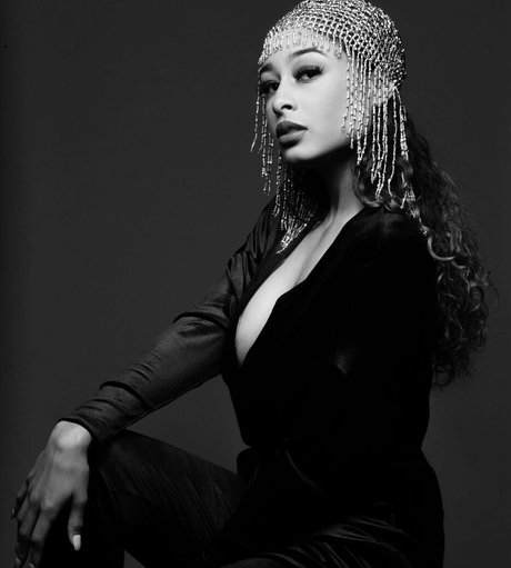 AlessiaSays nude model galleries